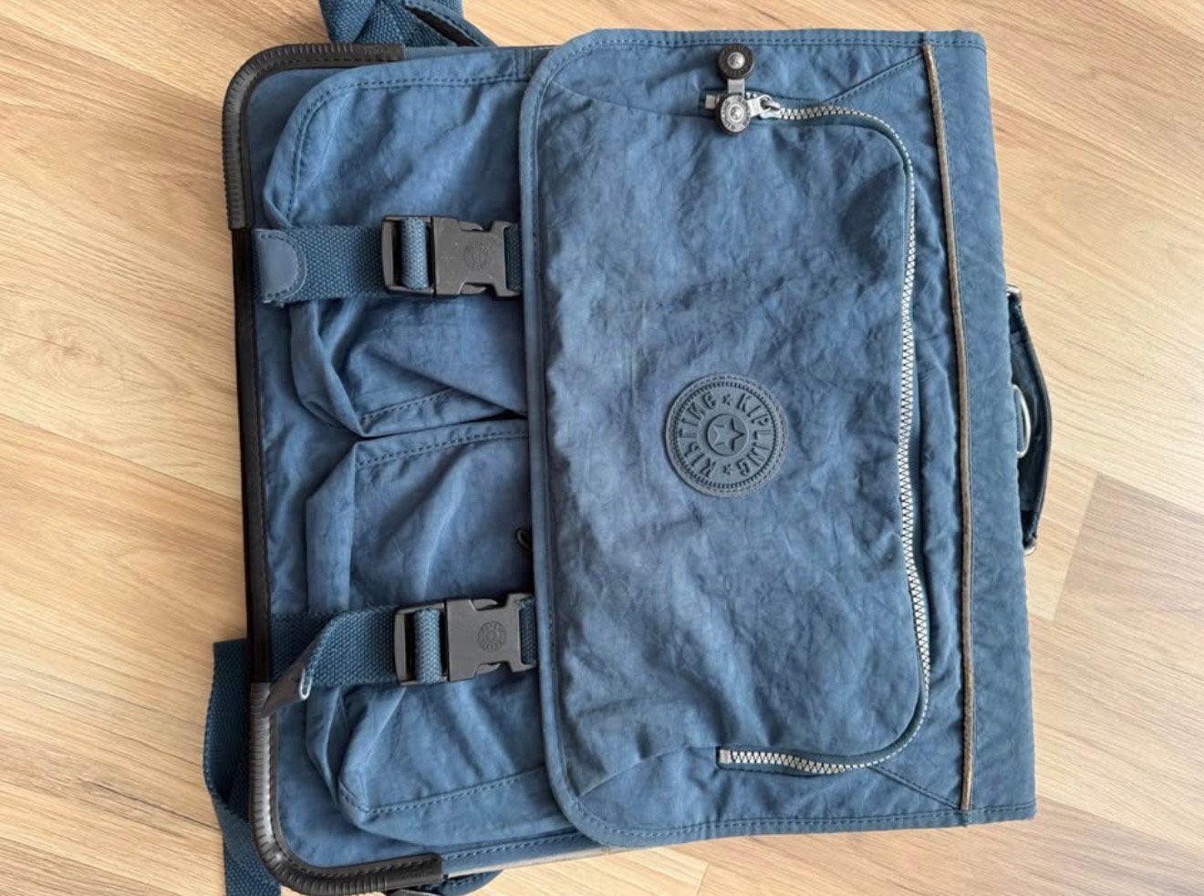 Boekentas Kipling, Handtassen en Accessoires, Tassen | Reistassen en Weekendtassen, Ophalen, Zo goed als nieuw