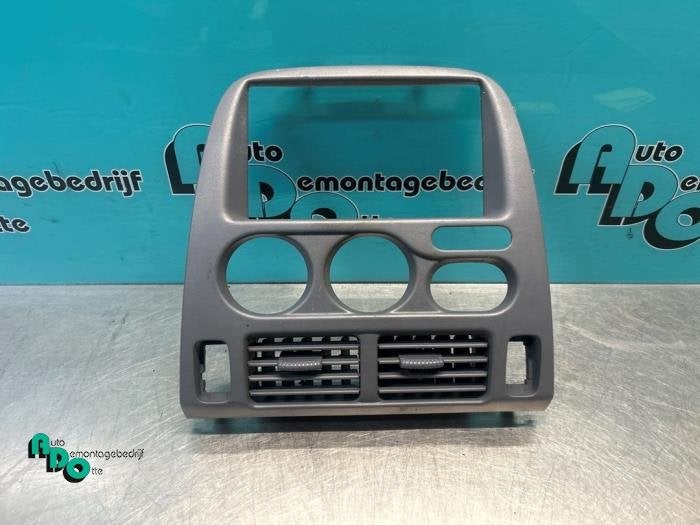 Grille aération tableau de bord d'un Honda HR-V (HR-V 99-), Honda, -, 3 mois de garantie, Utilisé