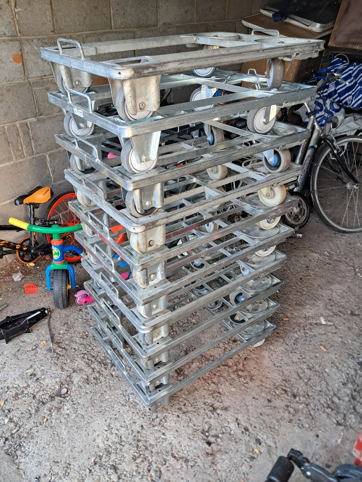 Chariot à roulettes 20 euro piece seulement à liège chenee, Bricolage & Construction