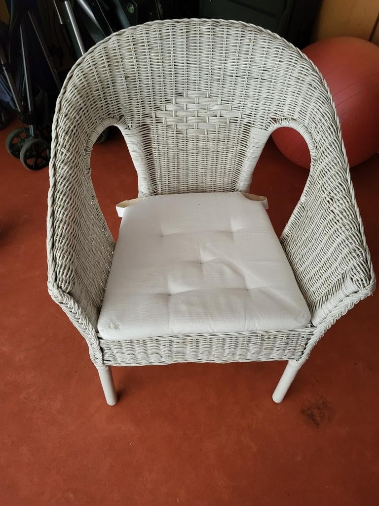 Fauteuil en osier, Enlèvement, Osier