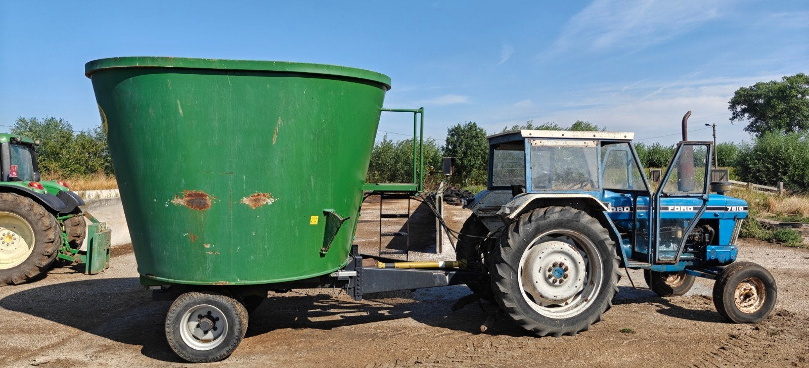 Ford 7810 + mengvoerwagen, Zakelijke goederen, Landbouw | Tractoren, Ophalen, 80 tot 120 Pk, Gebruikt, Ford