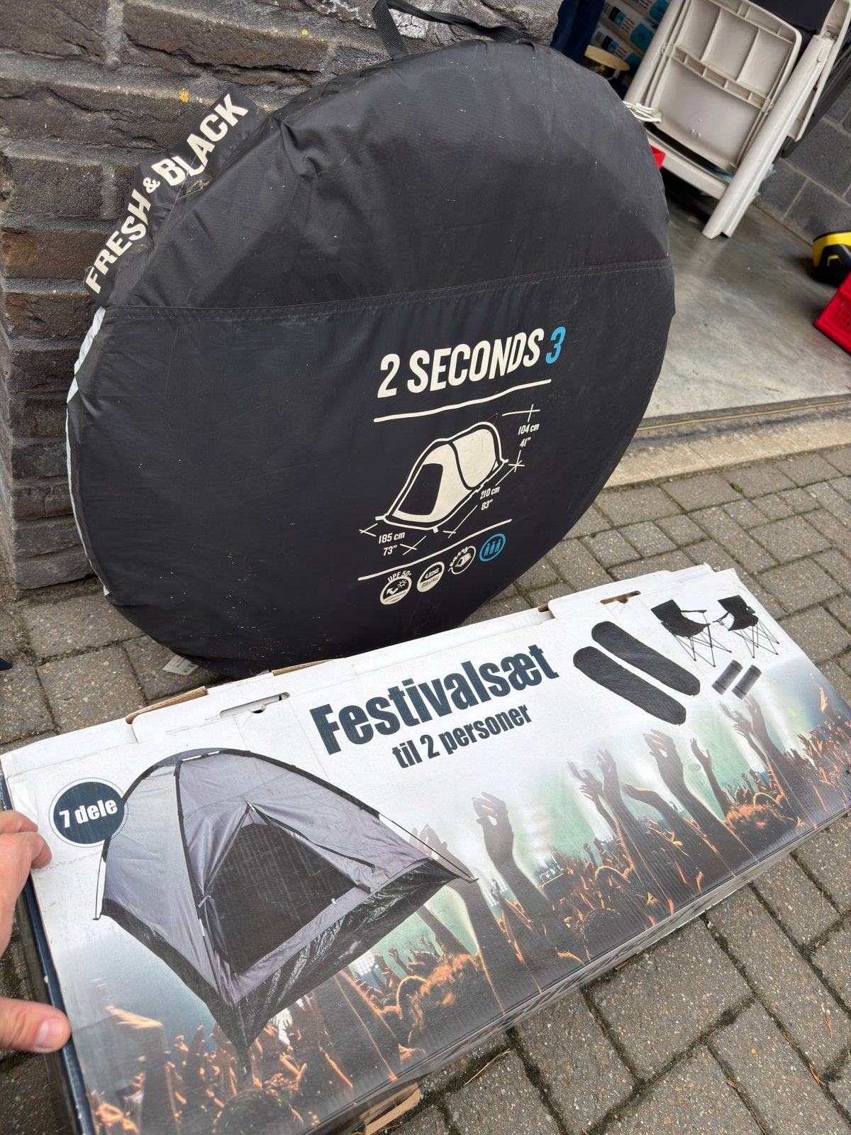 2 tenten - 2 slaapzakken - 2 matjes, Caravans en Kamperen, Tenten, Ophalen, Zo goed als nieuw