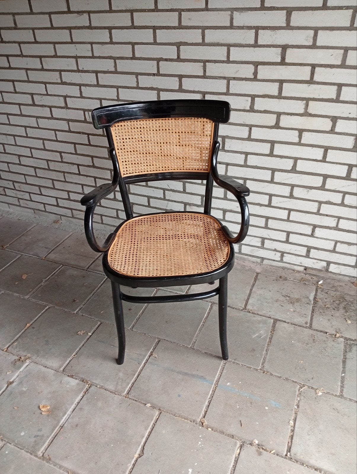 klassieke Thonet-stijl armstoel van gebogen hout (bentwood, Ophalen