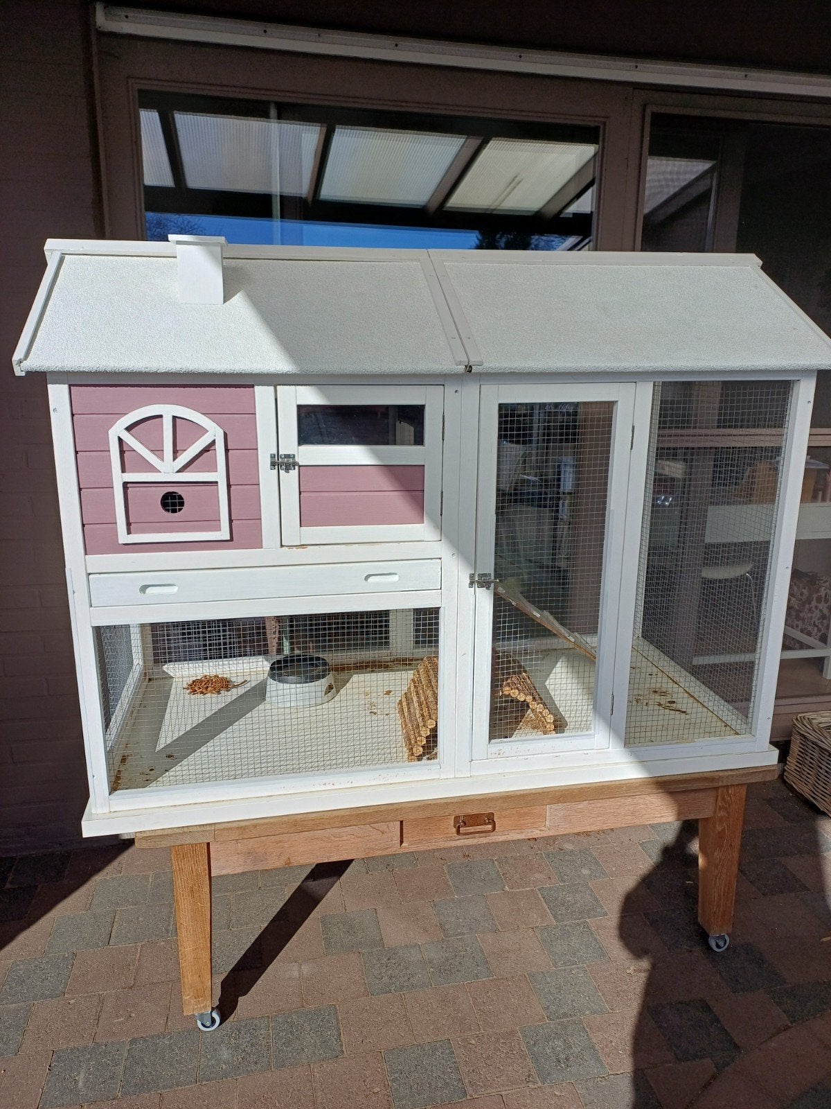 Konijnenhok z.g.a. nieuw, wit en paars, Animaux & Accessoires, Enlèvement, Niche