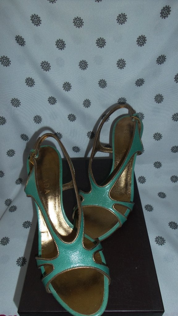 Nieuw! Escada Luxe Vintage Sandalen Turquoise/Goud maat 40,5, Escada, Ophalen of Verzenden, Nieuw, Sandalen of Muiltjes