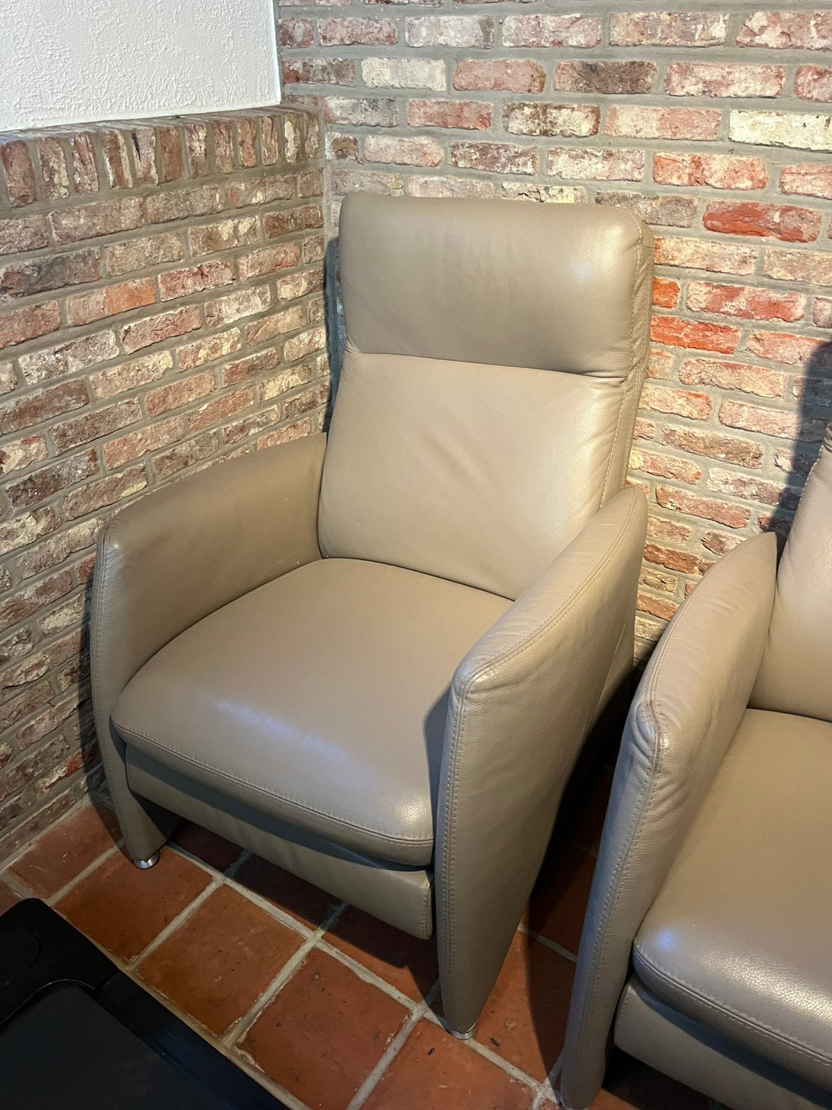 2 beige lederen relaxzetels, Ophalen