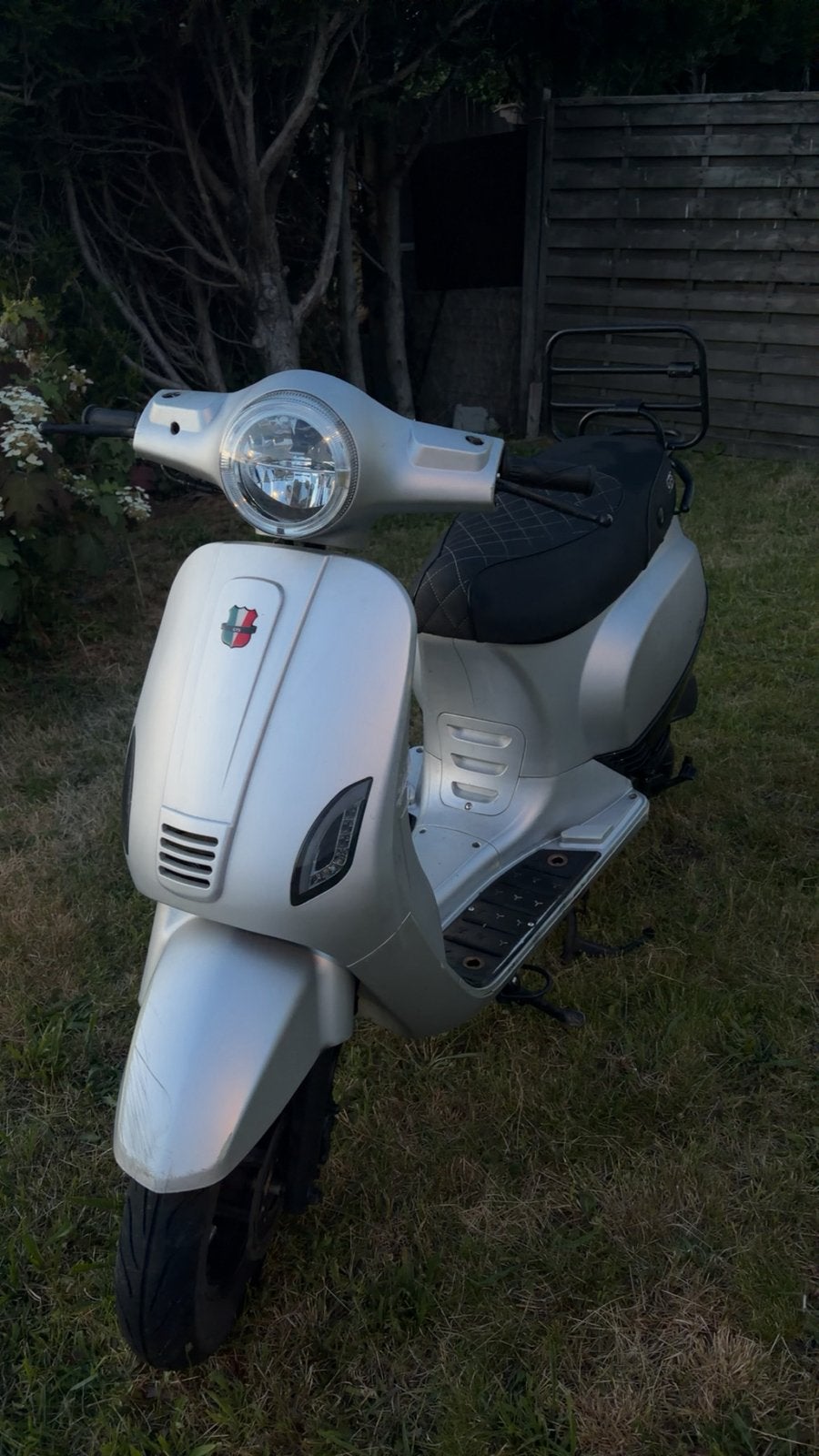 A klasse gts toscana zie beschrijving, Fietsen en Brommers, Scooters | Vespa, Ophalen, Zo goed als nieuw