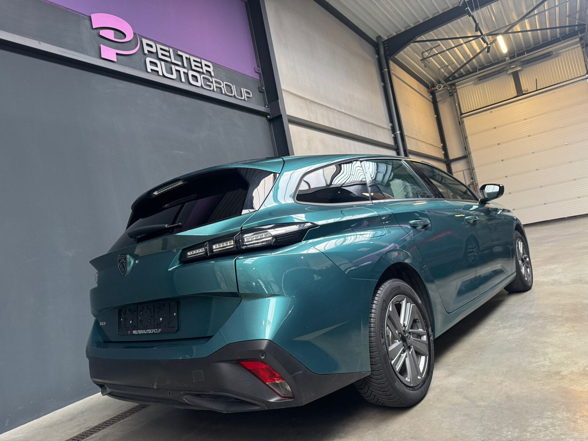 Peugeot 308 SW 1.2 PureTech Active Pack Automaat GPS, Autos, 0 kg, https://public.car-pass.be/vhr/b63619d8-ef19-40b3-b4cf-3b69c59446eb