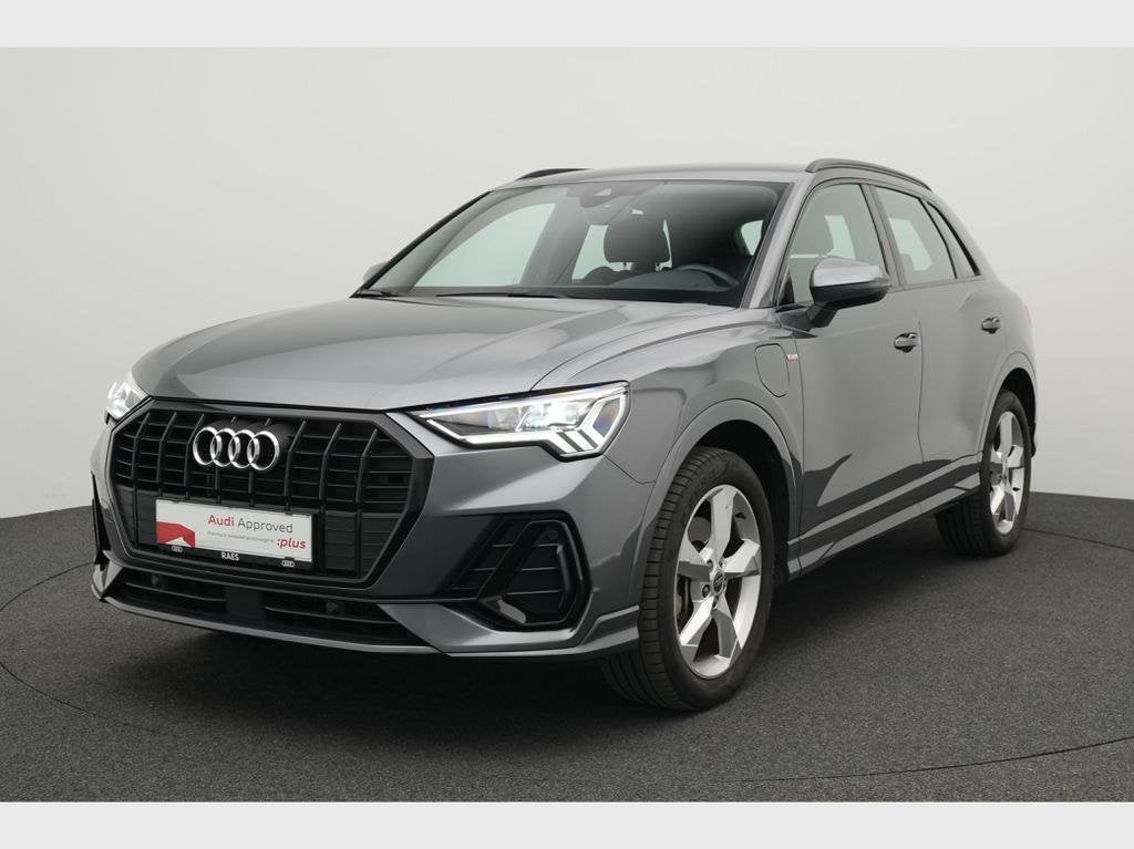 Audi Q3 PHEV Q3 PHEV 45 TFSIe S line S tronic (180 kW), Automaat, 42 g/km, Hybride Elektrisch/Benzine, SUV of Terreinwagen