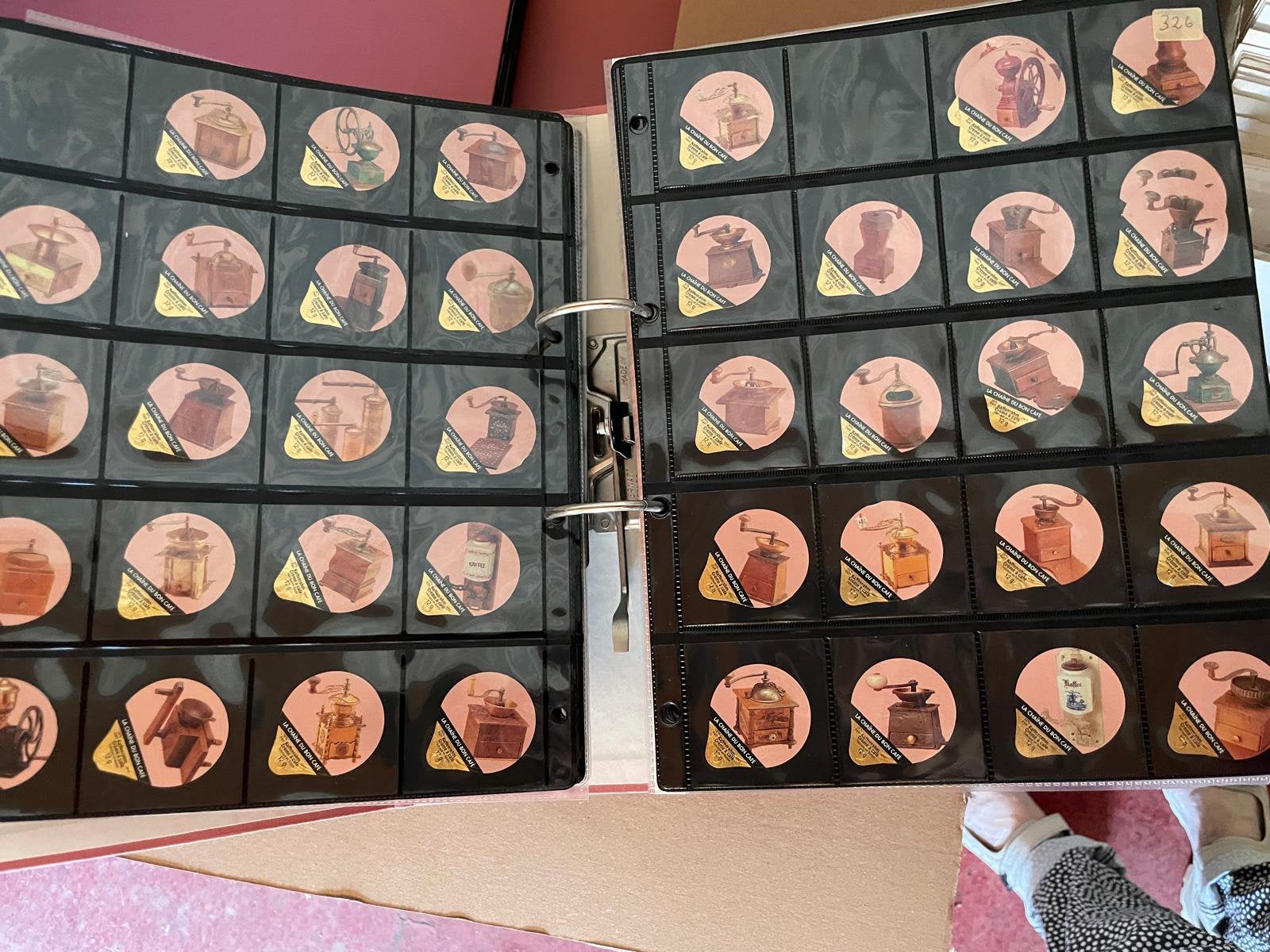 Verzameling melkcupdekseltjes te koop, Ophalen, Gebruikt