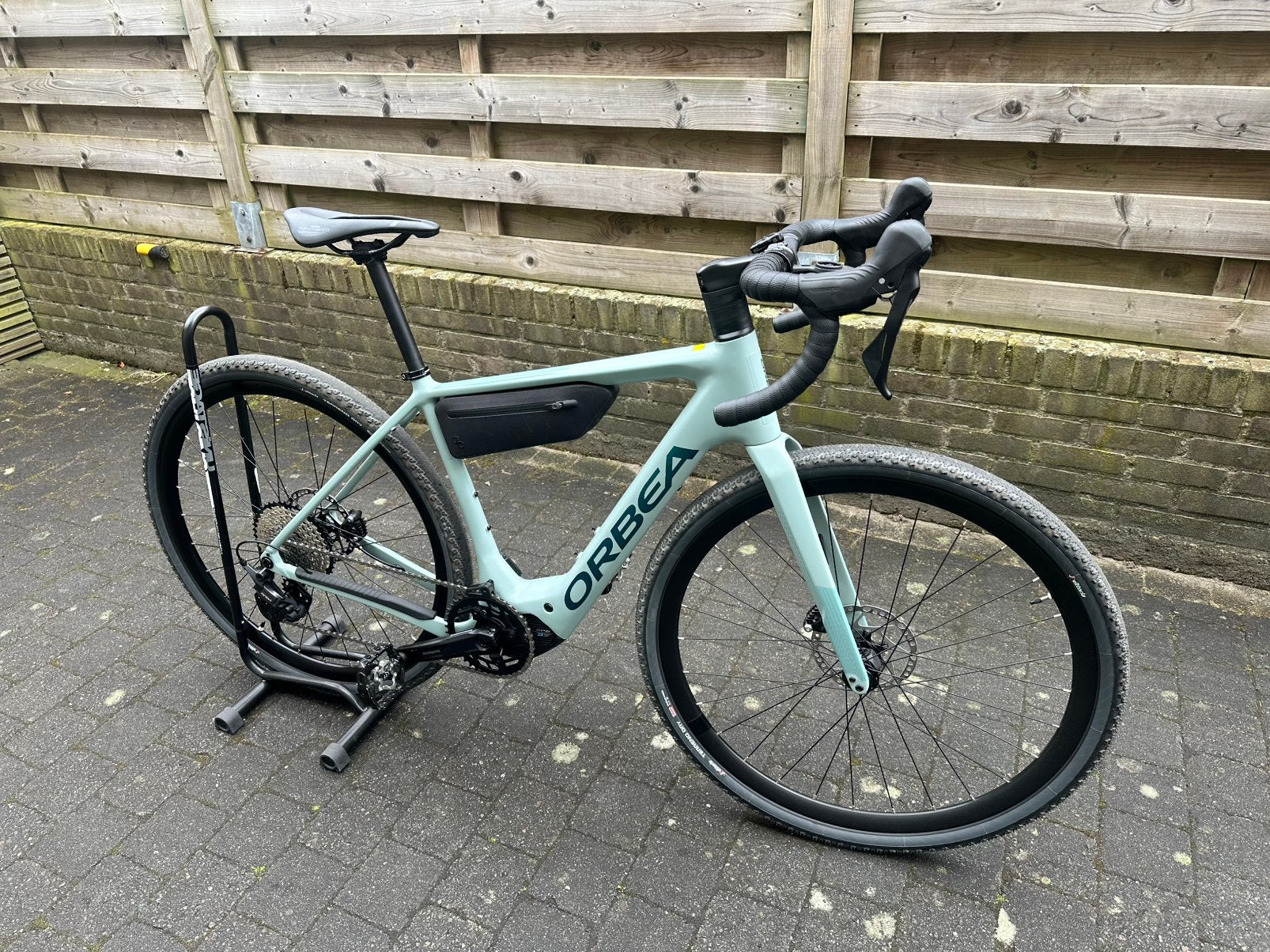 Orbea Denna H30 Gravel, Vélos & Vélomoteurs, Vélos électriques, Comme neuf, Autres marques, 51 à 55 cm, 50 km par batterie ou plus