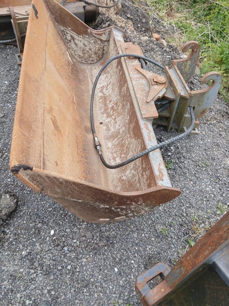 Bac inclinable cw10, Enlèvement, Grue
