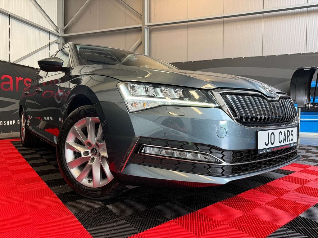 Skoda Superb Combi PHEV 1.4 TSI/Leder/Led/Ambi/Camera/Zv/Sv/, Auto's, Skoda, Automaat, USB, Gebruikt, 4 cilinders