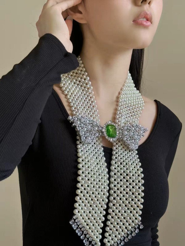 Collier nœud en perles Swarovski fait main, Neuf, Avec strass, Autres matériaux, Blanc