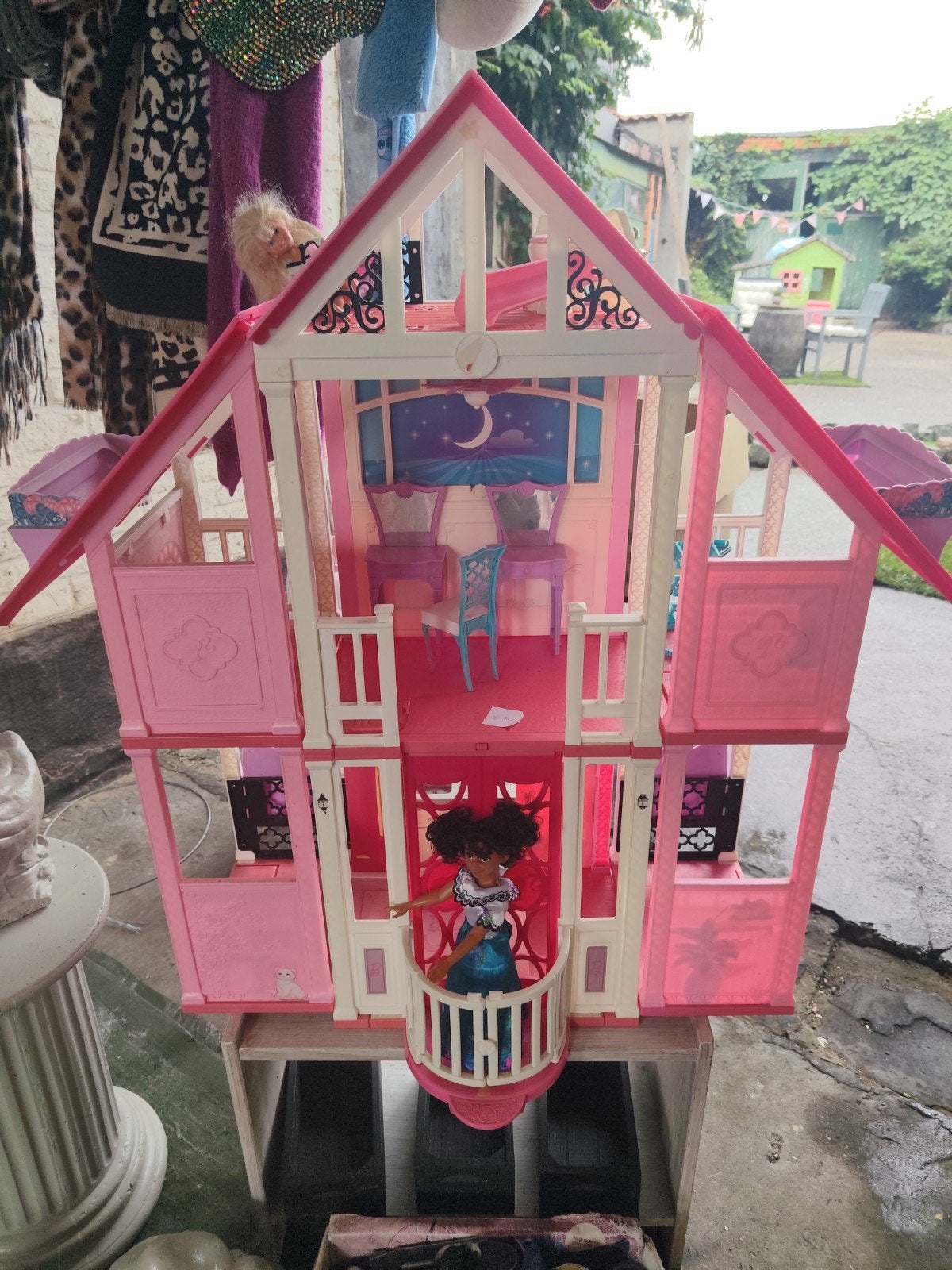 grande maison Barbie. Offre. bon état, Enlèvement
