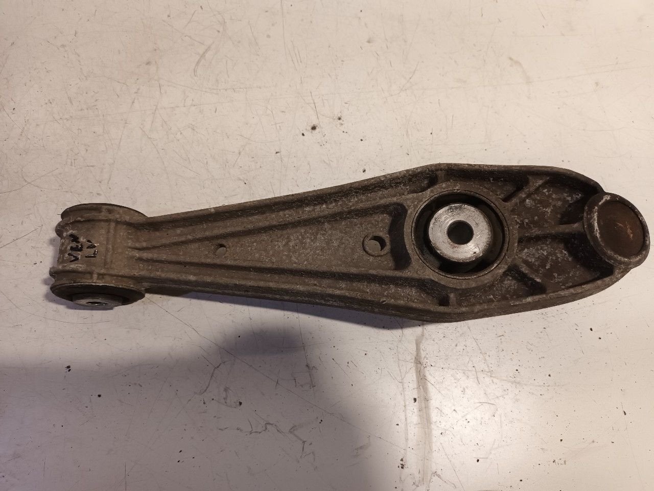 Draagarm links voor Porsche 911, Onderdelen@venauto.nl, Van der Ven Autorecycling B.V., Gebruikt, Ettenseweg 76, 4706 PB Roosendaal, The Netherlands