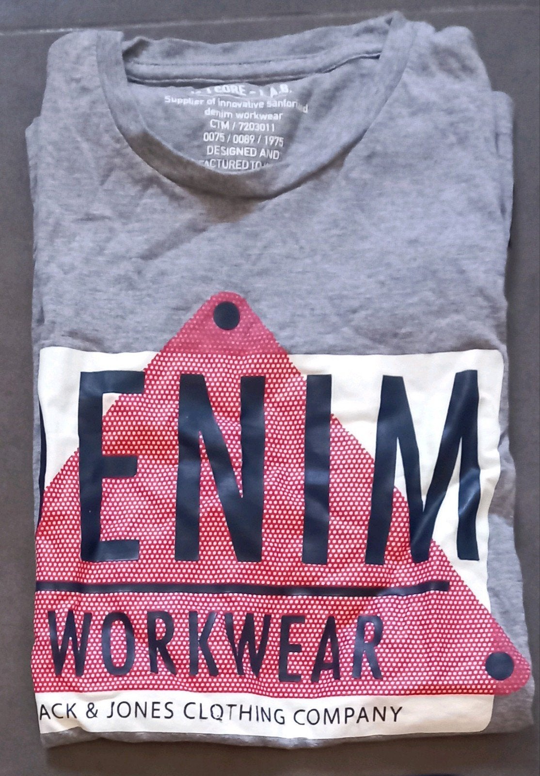 T-shirt - taille 176 -> 2€, Enfants & Bébés, Garçon, Chemise ou À manches longues, Comme neuf, Enlèvement