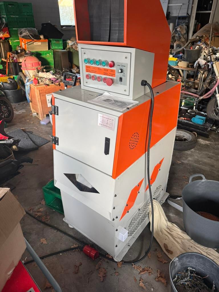 Kabel shredder / granulator, Doe-het-zelf en Bouw, Ophalen, Zo goed als nieuw
