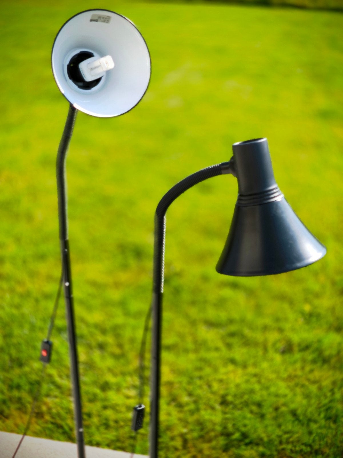 2 Lampadaires noir Ikea TYP G9110, année 1980, Enlèvement, 100 à 150 cm, Métal, E27 (grand)