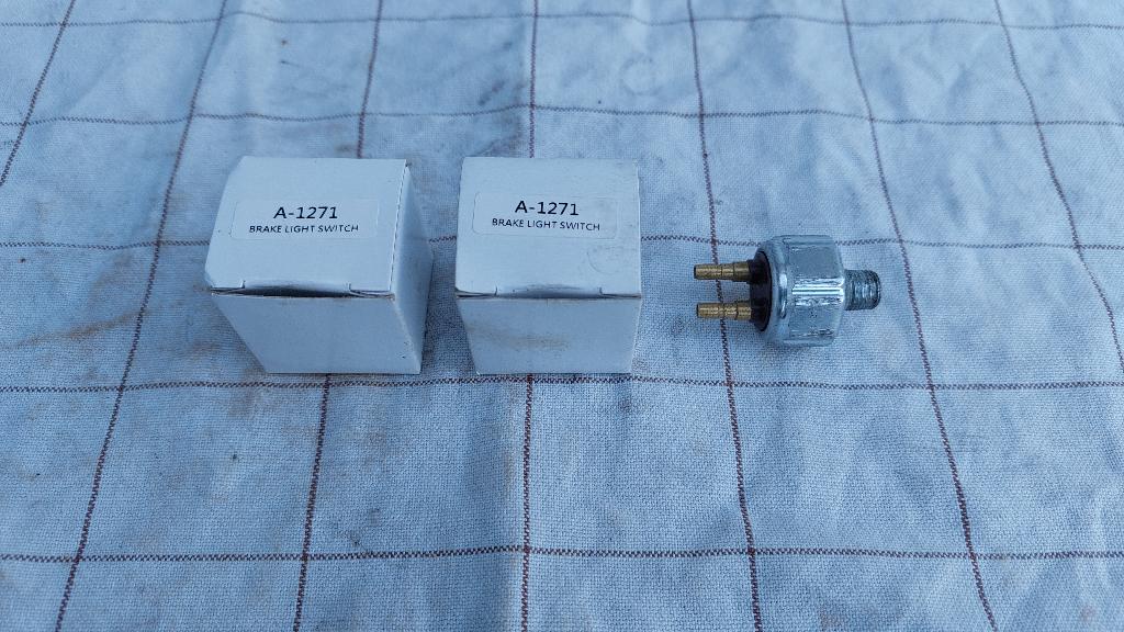 Jeep Ford GPW / Willys MB brake lights switches, Ophalen of Verzenden, Landmacht, Overige typen