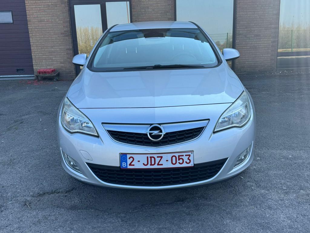 Opel astra 1.4 essence GPS, Achat, Boîte manuelle, Noir, 5 portes