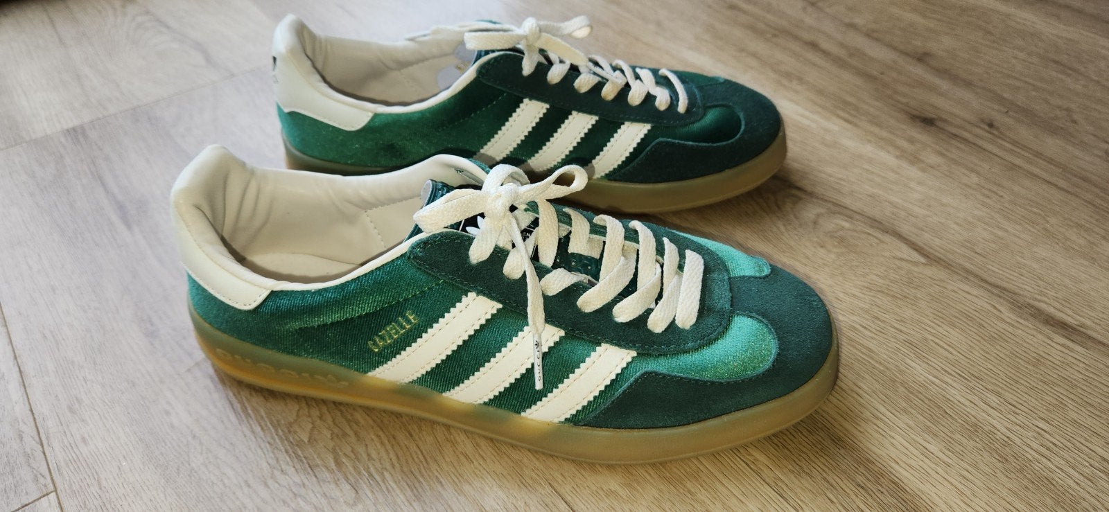 Adidas Gazelle x Gucci, Enlèvement ou Envoi, Autres couleurs, Comme neuf, Baskets