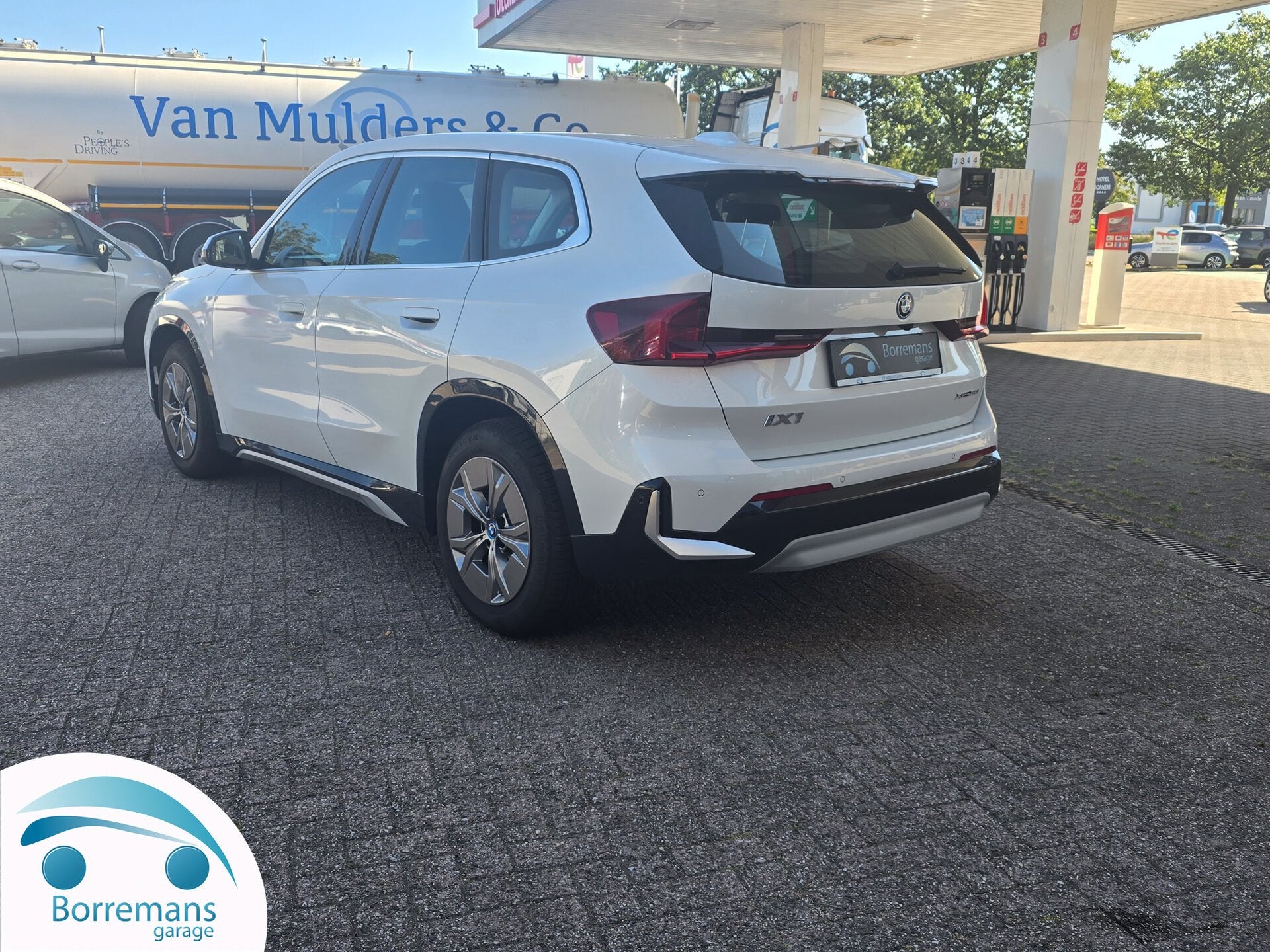BMW iX1 X DRIVE 30 Soh97% X-LINE Camera/Leder/Carplay/Navi/, Auto's, Zwart, Wit, USB, 5 zetels