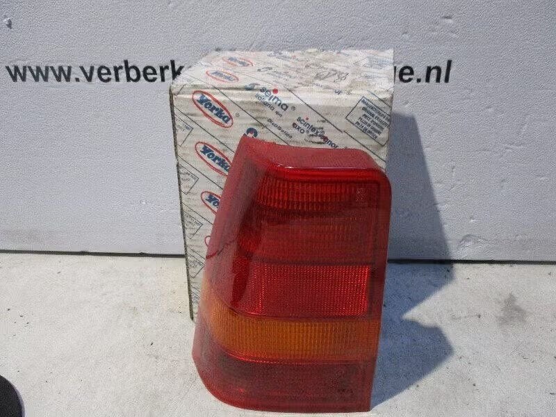 ACHTERLICHT LINKS Opel Kadett E (33 / 34 / 43 / 44), Bahnhofsplatz 65423 Rüsselsheim am Main, DE, Enlèvement ou Envoi, Opel, Opel Automobile GmbH