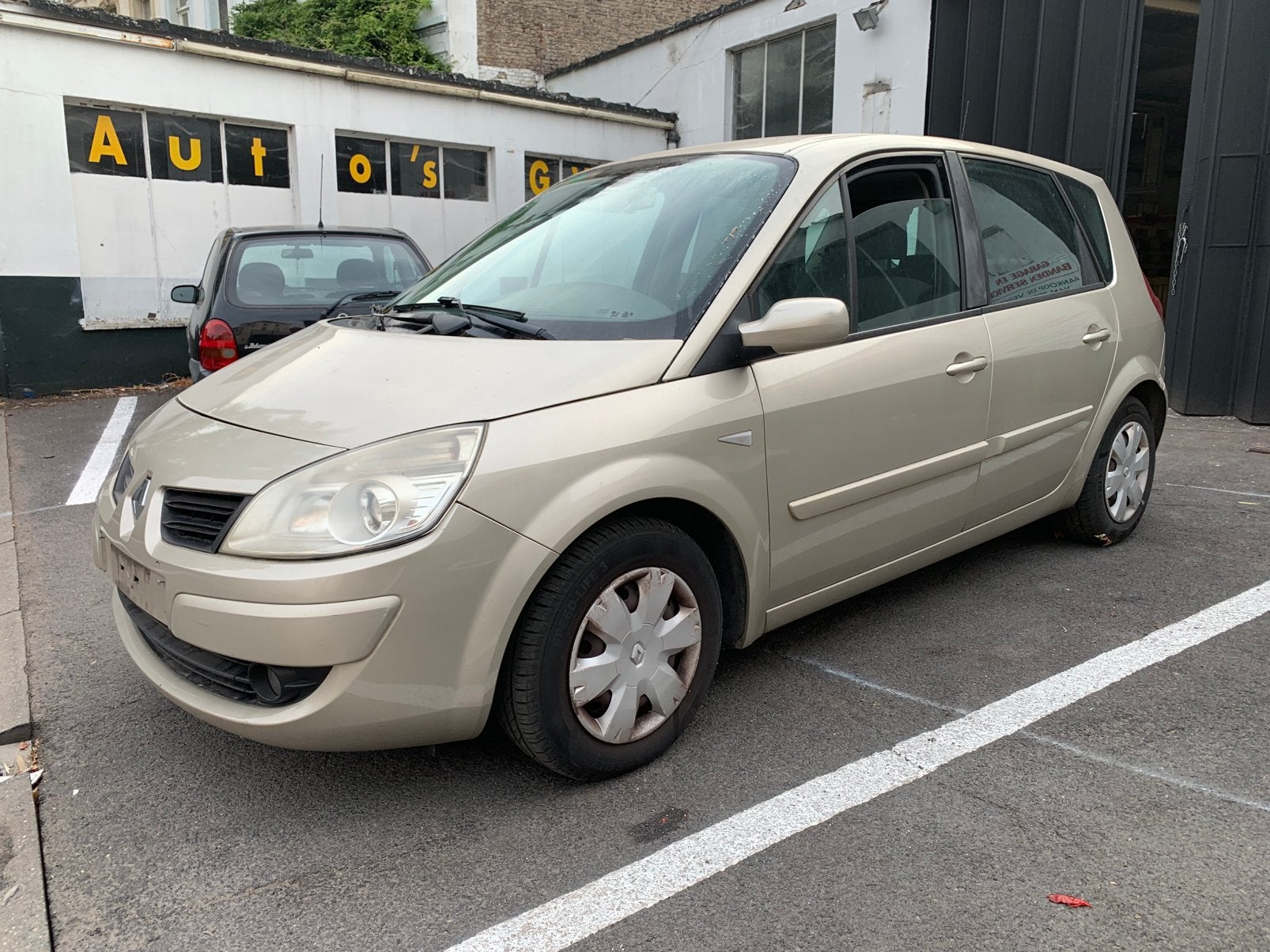 Renault Scenic 1.5dci bj.2008 300.000km 110pk, Autos, Argent ou Gris, Achat, 82 kW, Entreprise