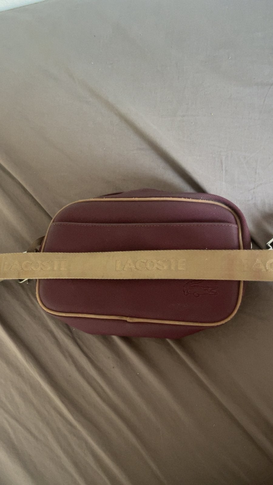 Sacoche Lacoste  vraie/echt, Handtassen en Accessoires, Ophalen, Zo goed als nieuw, Paars