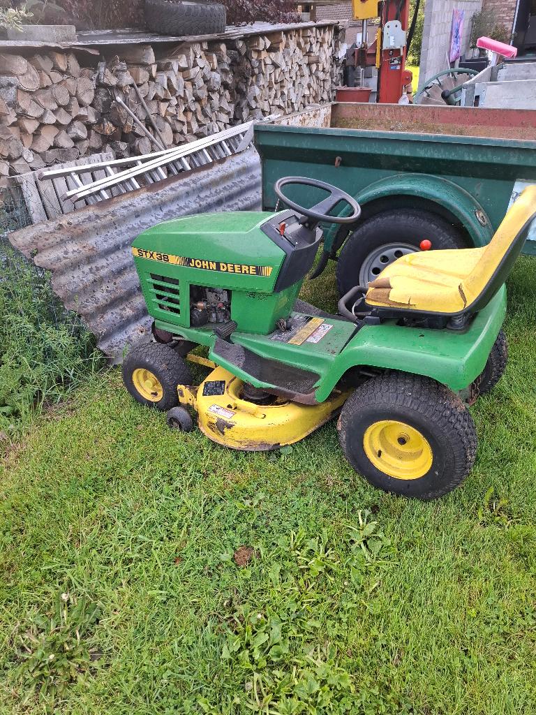 Tracteur tondeuse  john deere, Tuin en Terras, Zitmaaiers, Gebruikt, Elektrische starter, Opvangzak, Versnellingen, Ophalen