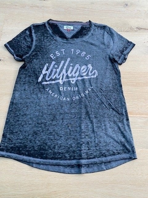 T-shirt Tommy Hilfiger au look vintage pour femmes (S), Manches courtes, Tommy hilfiger, Gris, Enlèvement ou Envoi