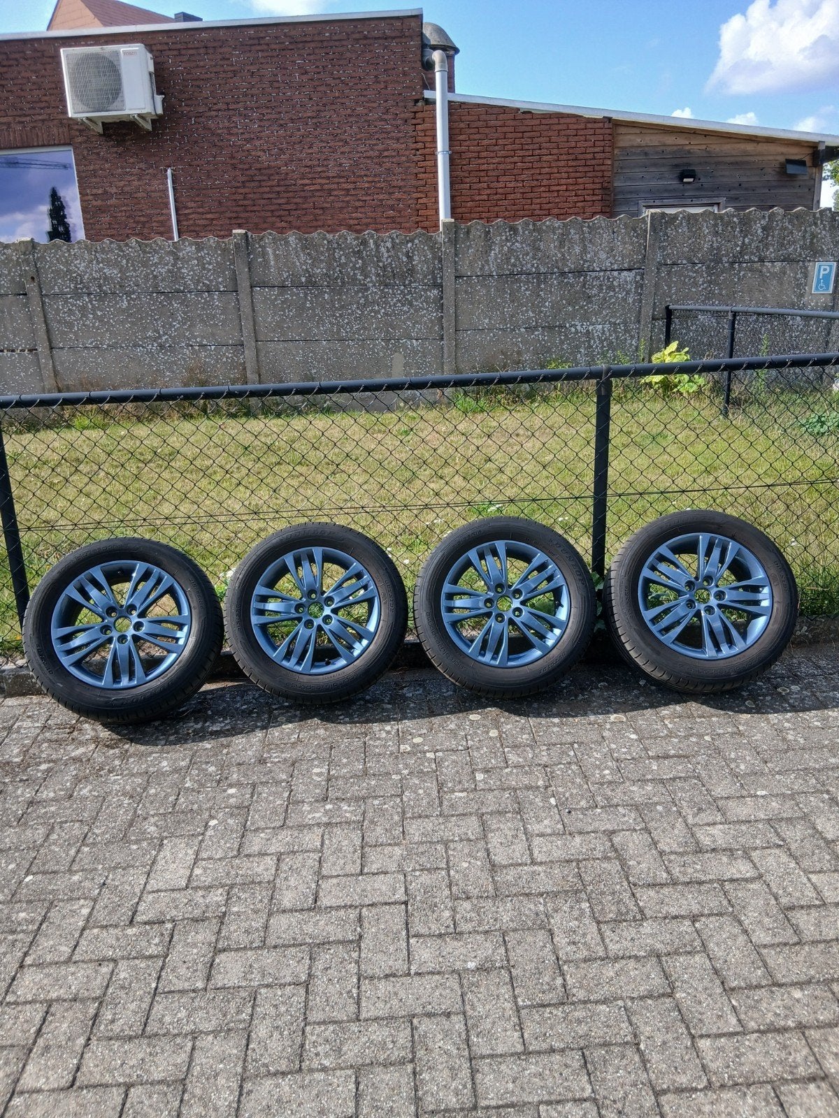4 velgen + zo goed als nieuwe banden R16, Auto-onderdelen, Banden en Velgen, Ophalen, 215 mm, 16 inch, Band(en)
