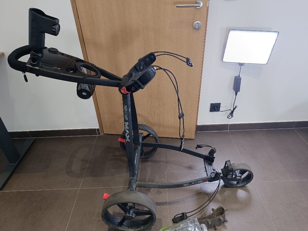 Big max blade ip trolley, Sports & Fitness, Enlèvement, Utilisé, Voiturette de golf, Autres marques