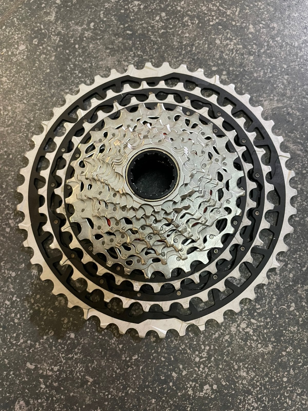SRAM FORCE Casette 10-46 + ketting, Fietsen en Brommers, Overige materialen, Ophalen of Verzenden, Zo goed als nieuw, Gravelbike