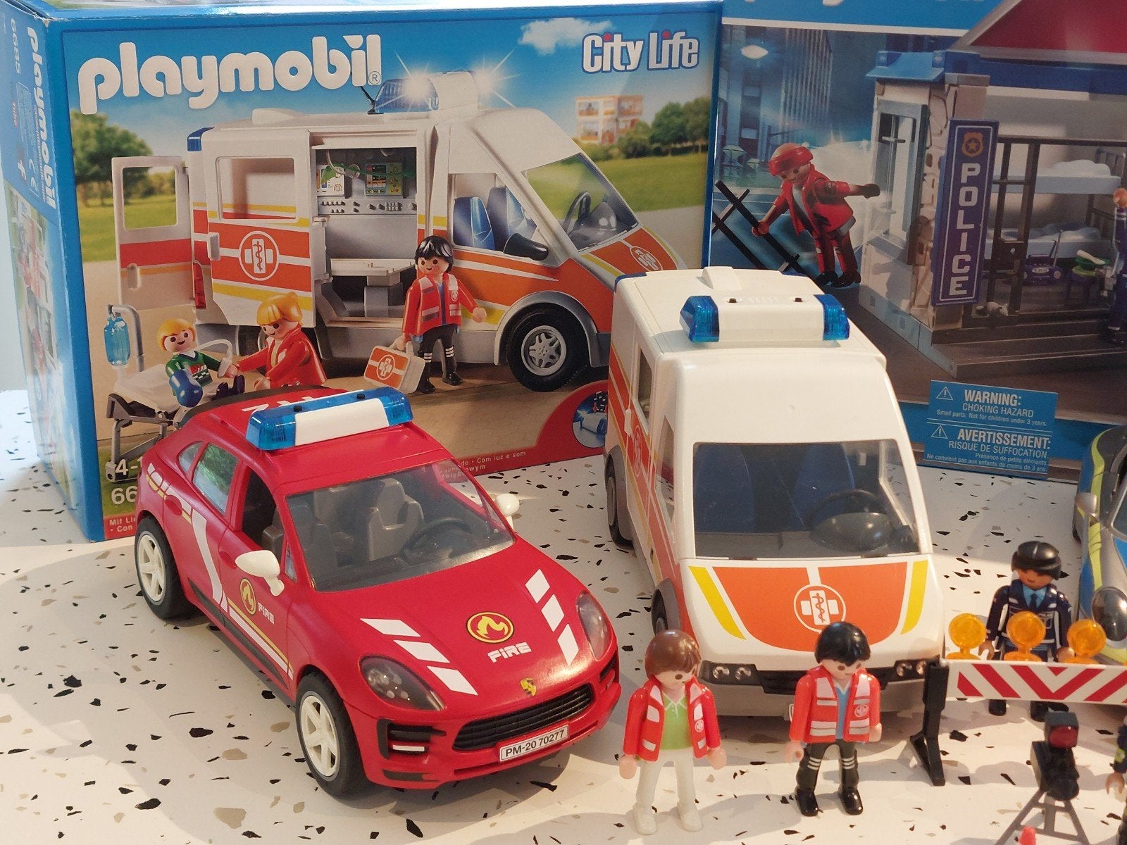 Playmobil ziekenwagen, politiewagen+kantoor, brandweerwagen, Enfants & Bébés, Jouets | Playmobil, Enlèvement, Comme neuf, Ensemble complet