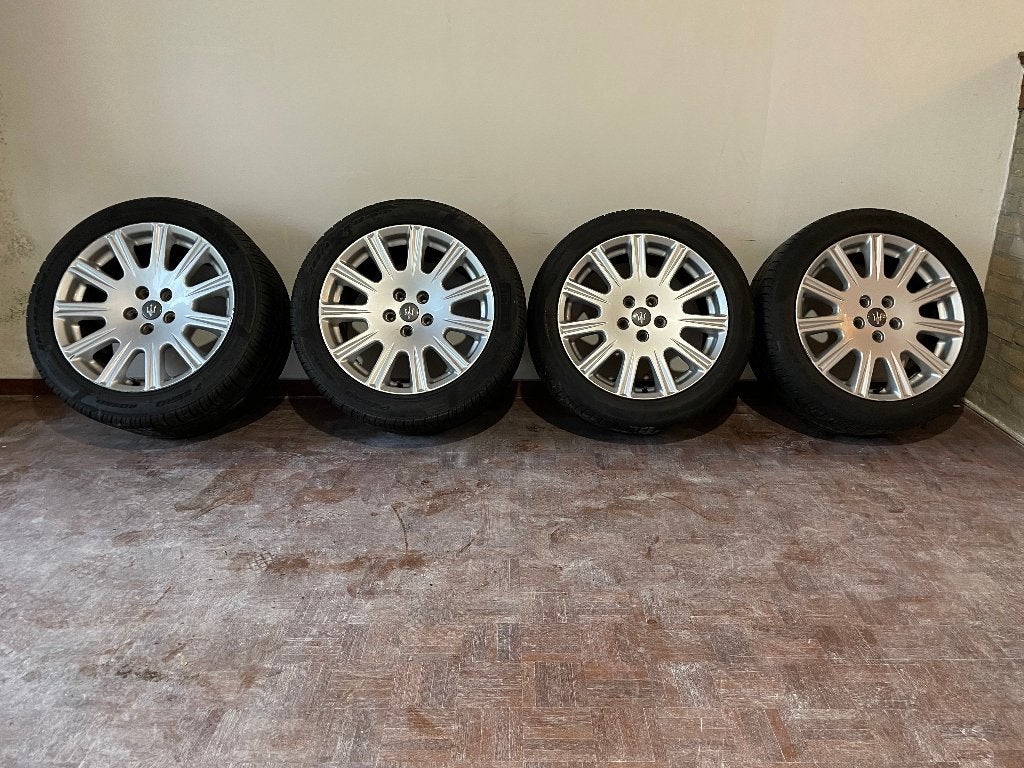 18" Maserati breedset velgen + banden, Autos : Pièces & Accessoires, Pneus et Jantes, 285 mm, Véhicule de tourisme, Pneus été