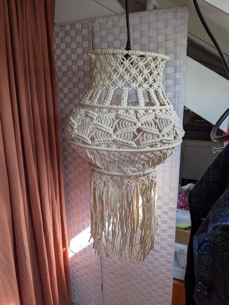 Lampenkap macrame, Ophalen