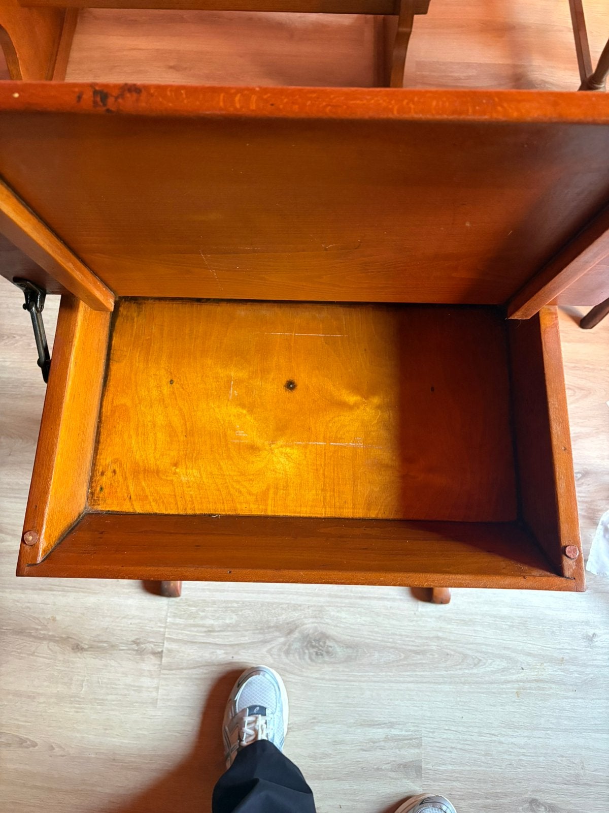 Bureau écolier, Enlèvement