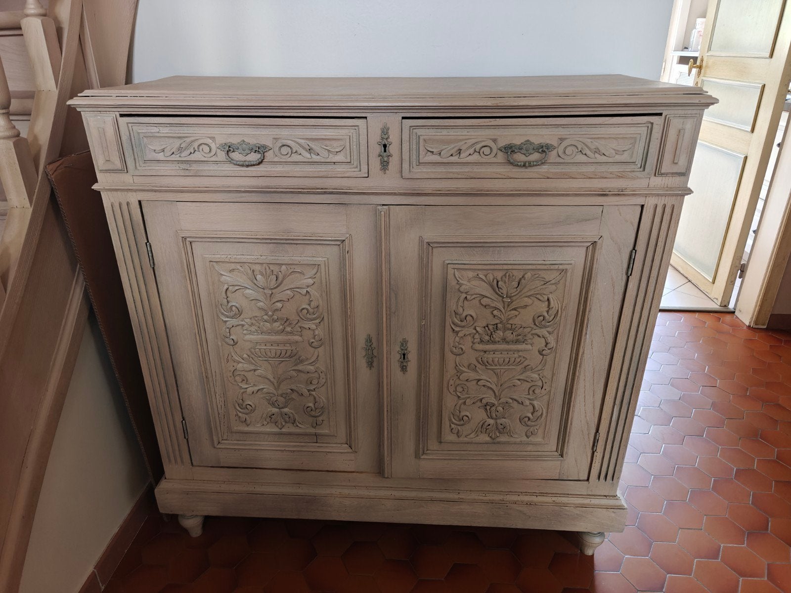 Commode, Enlèvement