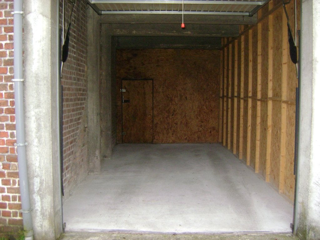 stapelplaats-opslagplaats-garage te huur (Kortrijk-Heule)
