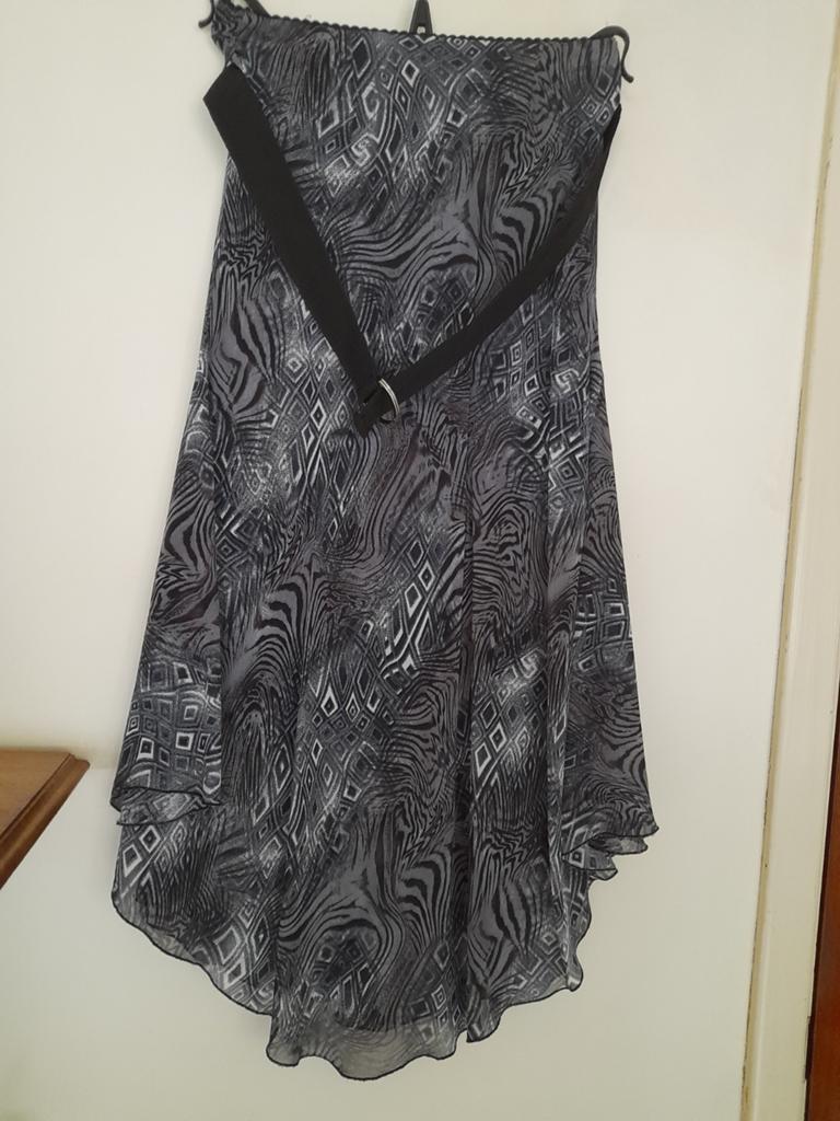 Jupe évasée, asymétrique, T38., Taille 38/40 (M), Sans marque, Comme neuf, Longueur genou