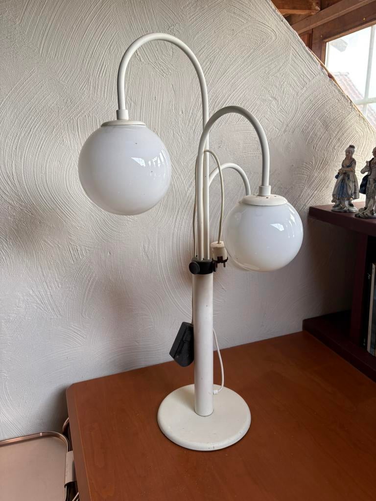 2 Vintage tafellamp met drie opaline glazen bollen, Huis en Inrichting, Ophalen