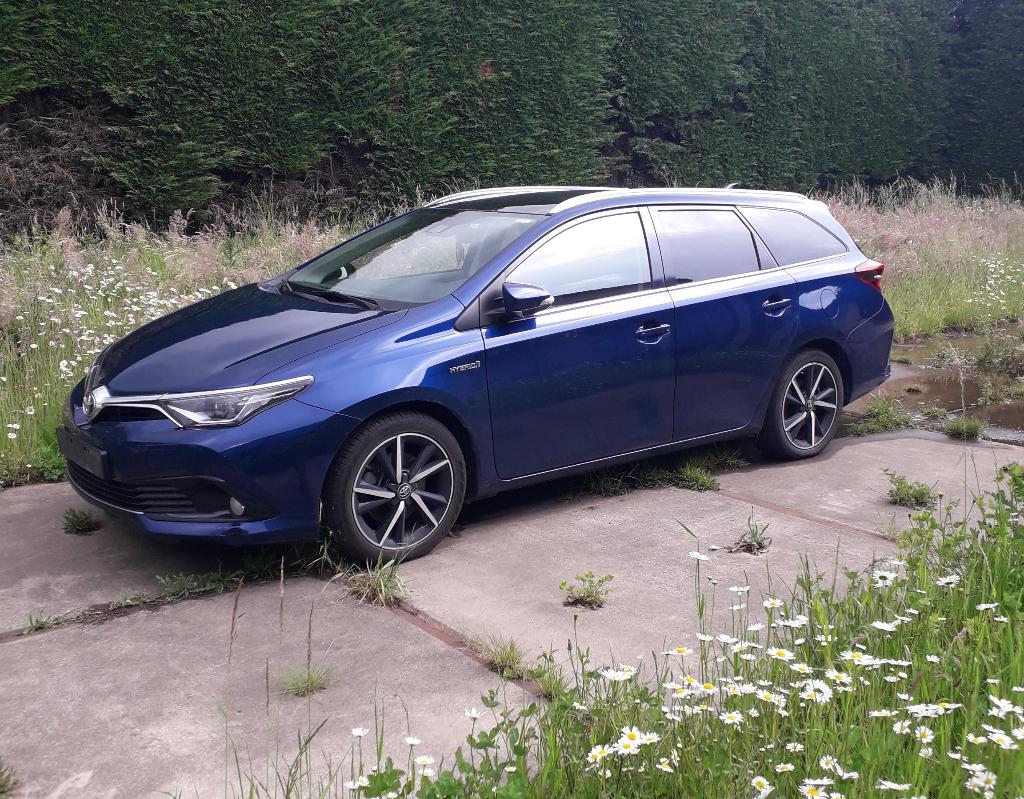 Toyota Auris Touring Sport Hybrid 1.8 Essence, Autos, Achat, Euro 6, Entretenue par le concessionnaire, 5 portes