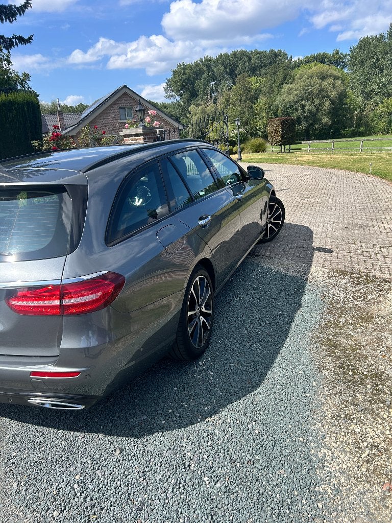 Mercedes E 200d BREAK FULL OPTION !!, Automaat, Dealer onderhouden, Achterwielaandrijving, Adaptive Cruise Control