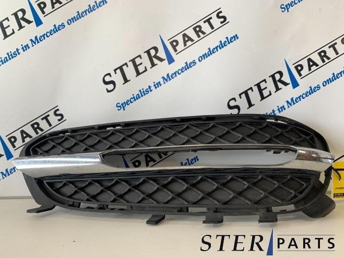 Bumper Rooster van een Mercedes E-Klasse, Gebruikt, -, Ophalen of Verzenden, Bumper
