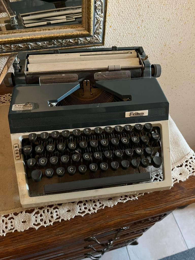 Oude typmachine, Enlèvement