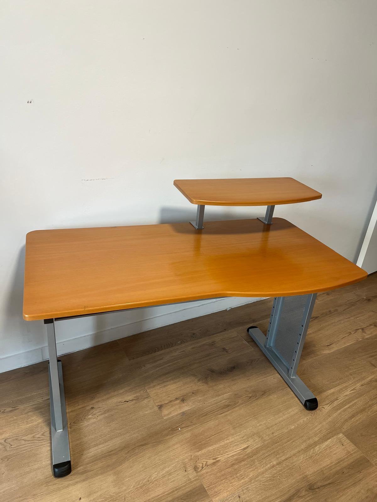 Bureau in perfecte staat, Huis en Inrichting, Bureaus, Ophalen, Gebruikt, Bruin, Hout