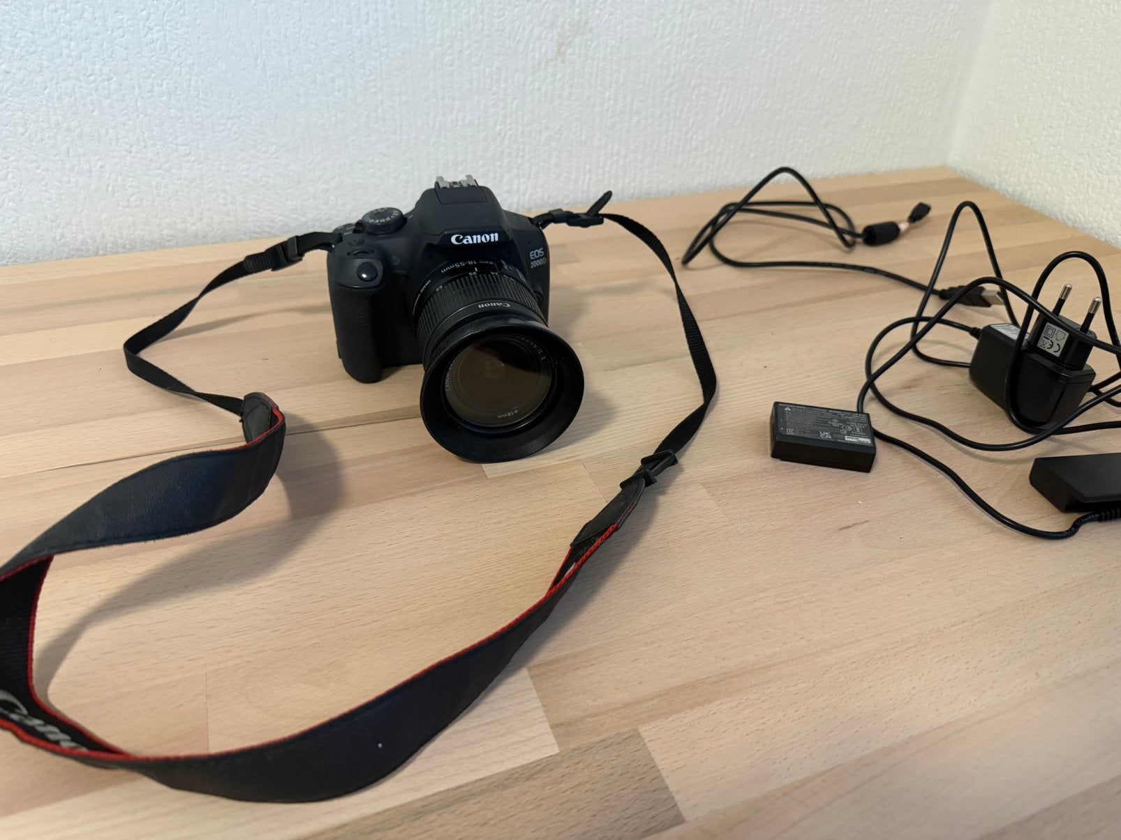 Canon 2000D, Ophalen of Verzenden, Zo goed als nieuw, Canon