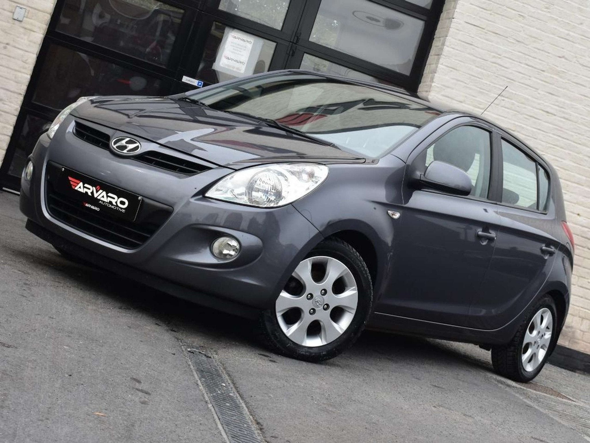 Hyundai i20 1.2i Lounge / Airco / Trekhaak / Topstaat / Gara, Auto's, Euro 5, Stof, 4 cilinders, Bedrijf